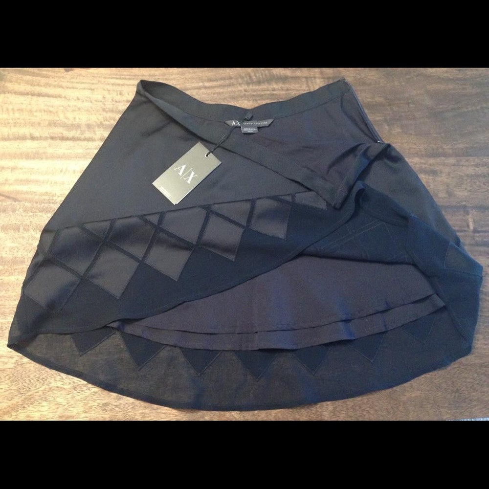 Armani exchange short skirt - Picture 2 of 4
